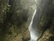 Gefährlich hänget der Dödel in der Klamm