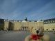 Der Schlossplatz ist ziemlich gross,